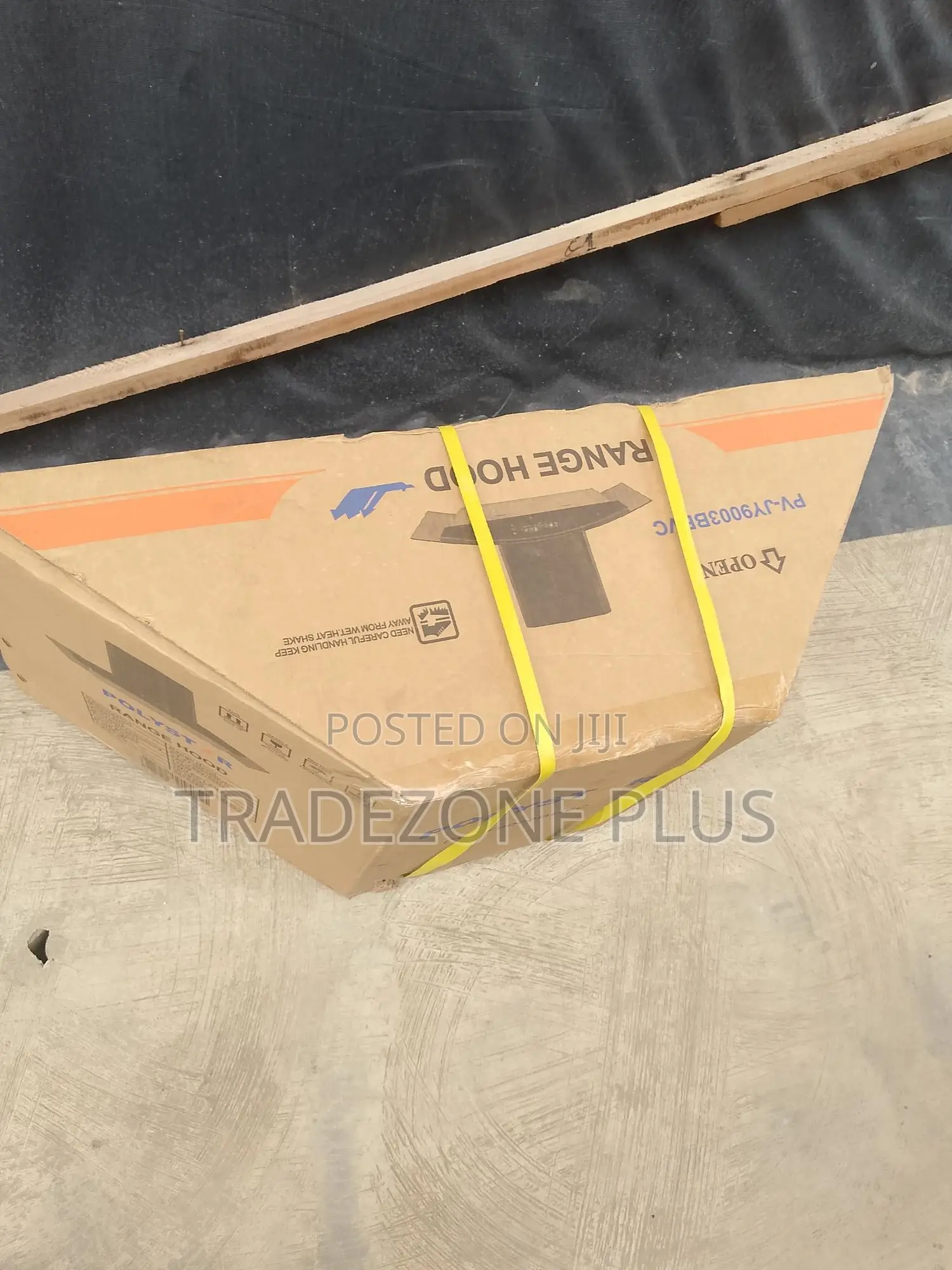 Polystar Range Hood 210W Model PV-JY9003BBVC