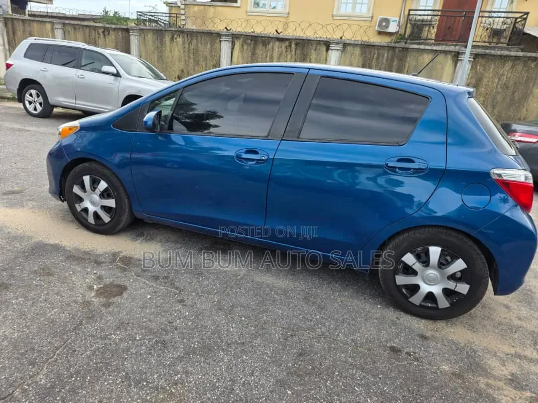 Toyota Yaris L Hatchback 3dr 2013 Blue