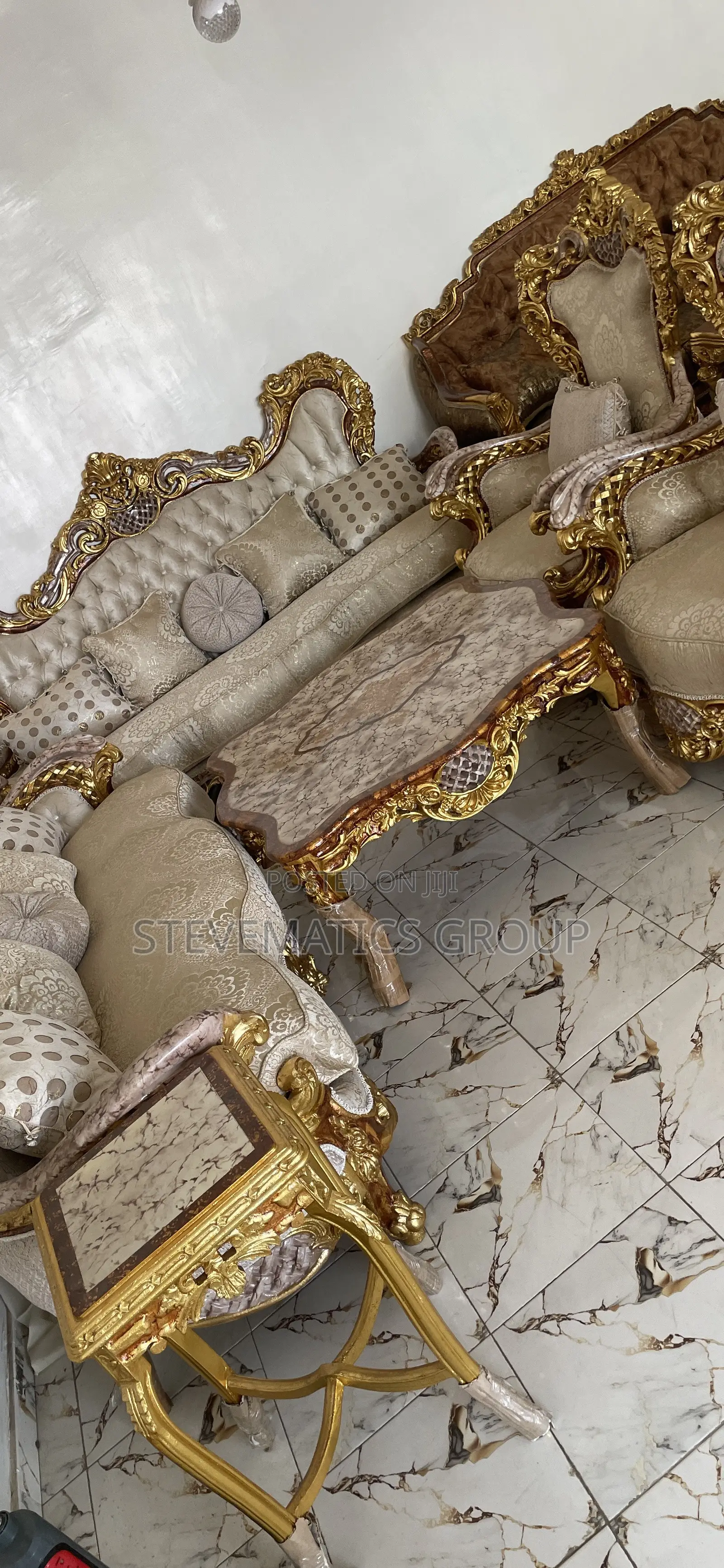 Royal Antique Sofa King’s Design