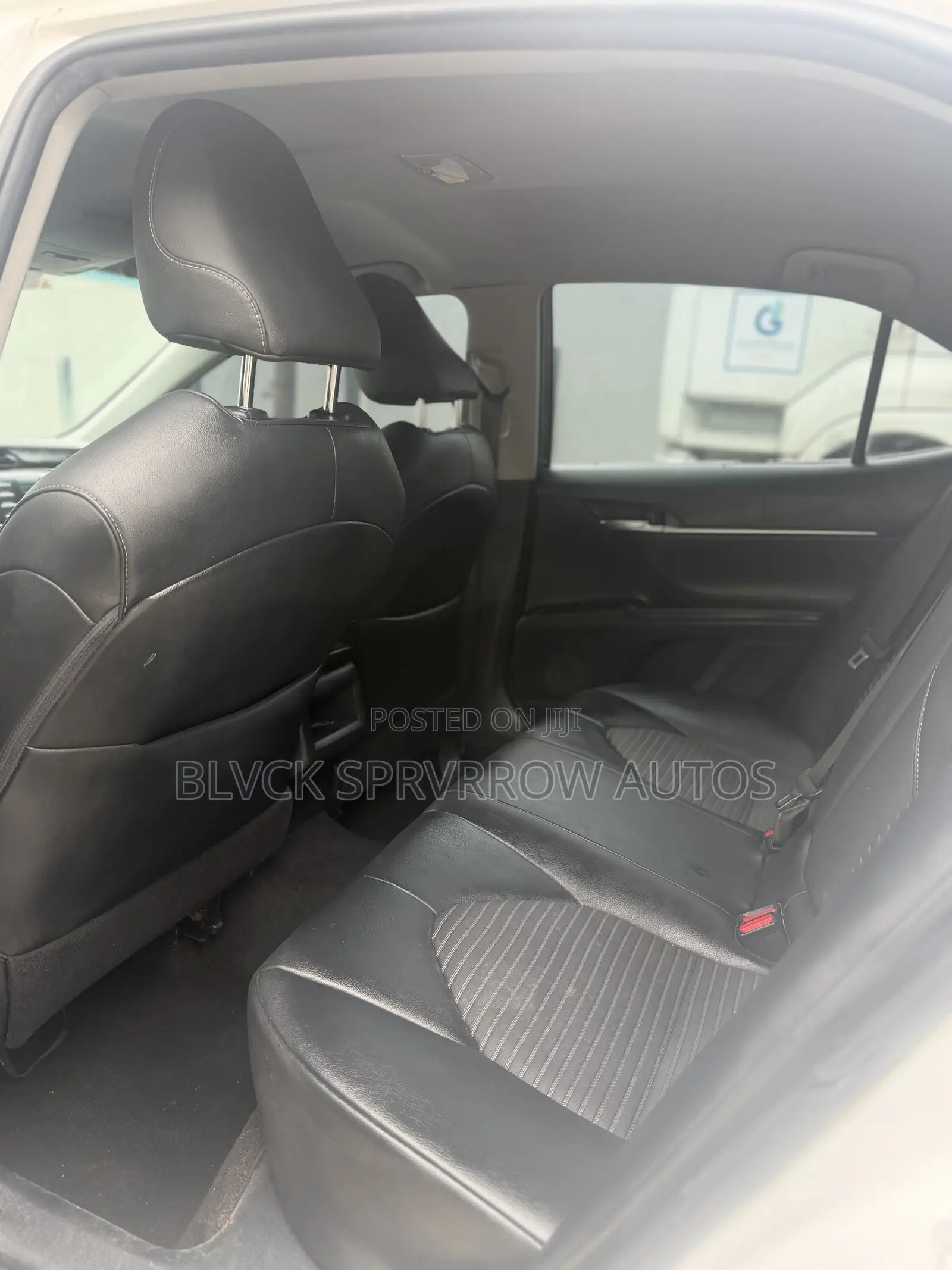 Toyota Camry SE FWD (2.5L 4cyl 8AM) 2018 White