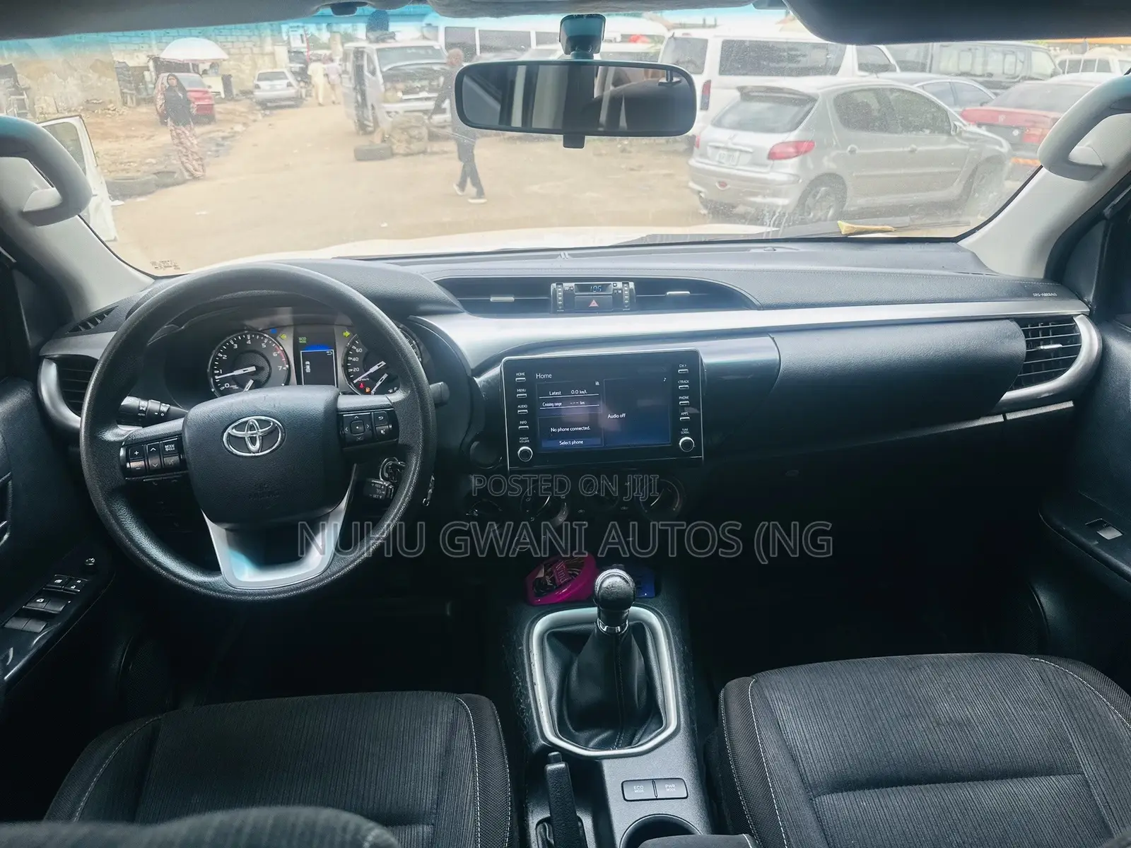 Toyota Hilux 2021 White