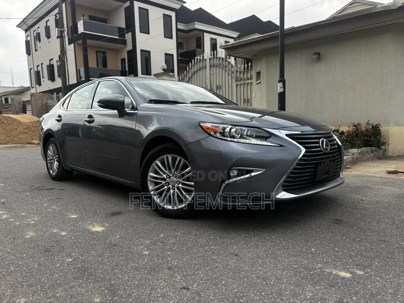 Lexus ES 2016 Gray