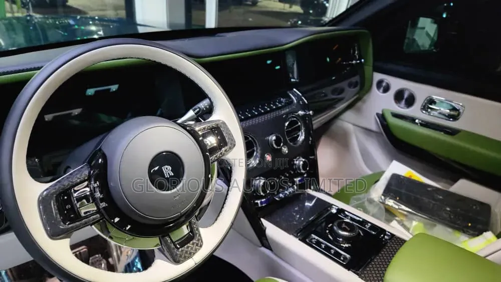 New Rolls-Royce Cullinan Black Badge 2026 Green