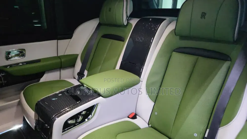 New Rolls-Royce Cullinan Black Badge 2026 Green