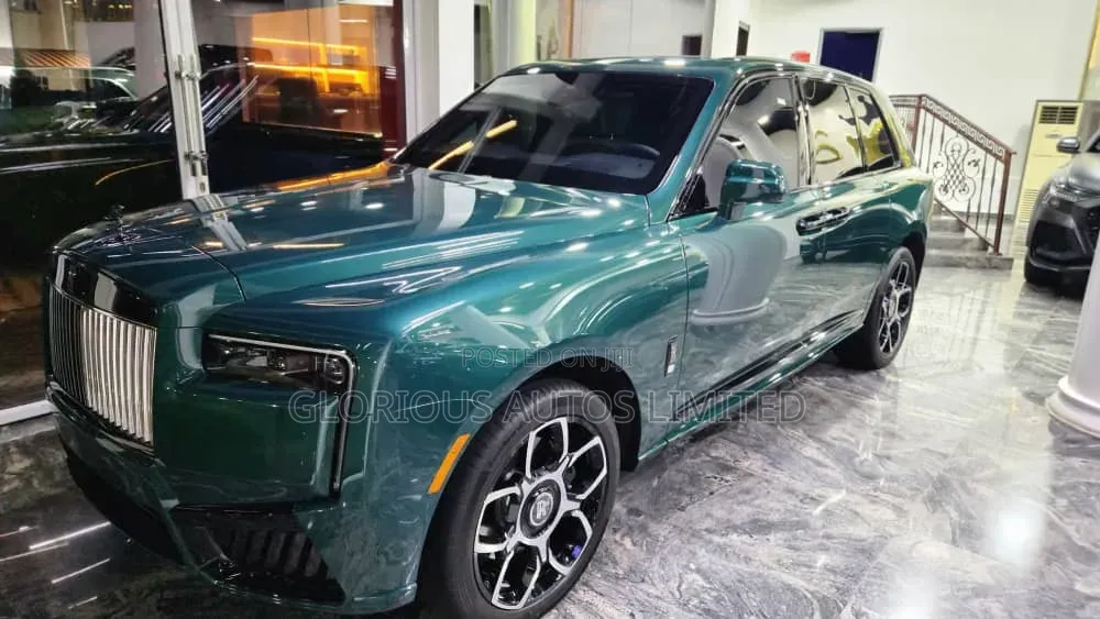 New Rolls-Royce Cullinan Black Badge 2026 Green