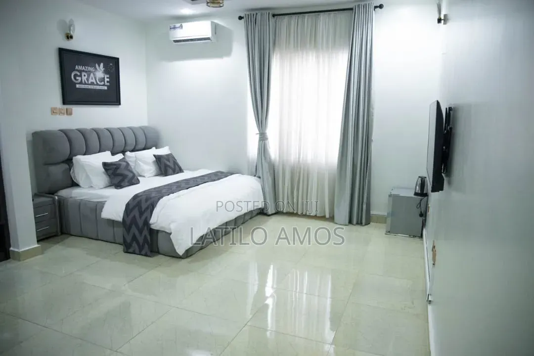 3 Bedroom 
With Snooker Board and Pool
Self Compound
