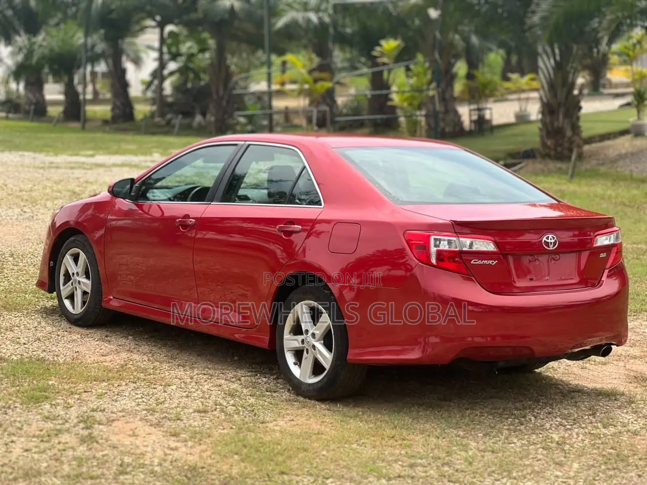Toyota Camry SE 4dr Sedan (2.5L 4cyl 6A) 2013 Red