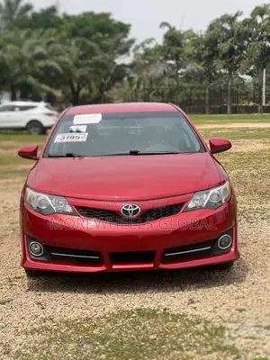 Toyota Camry SE 4dr Sedan (2.5L 4cyl 6A) 2013 Red