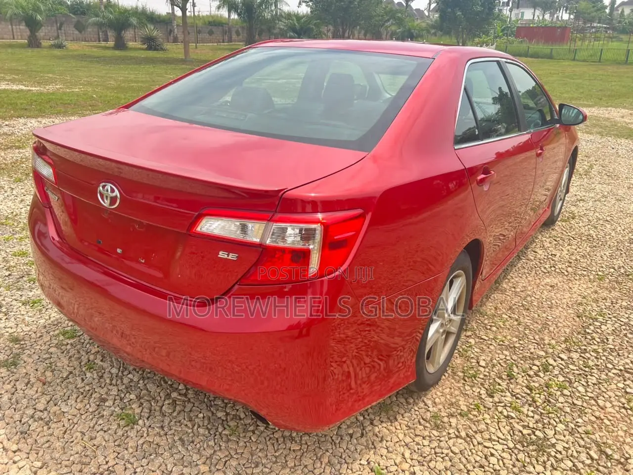 Toyota Camry SE 4dr Sedan (2.5L 4cyl 6A) 2013 Red