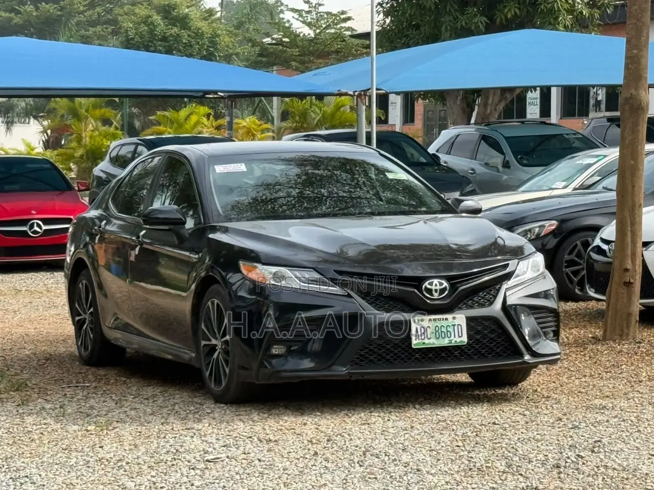 Toyota Camry SE FWD (2.5L 4cyl 8AM) 2018 Black