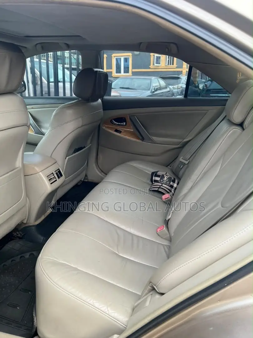 Toyota Camry XLE V6 4dr Sedan (3.5L 6cyl 6AM) 2008 Gold