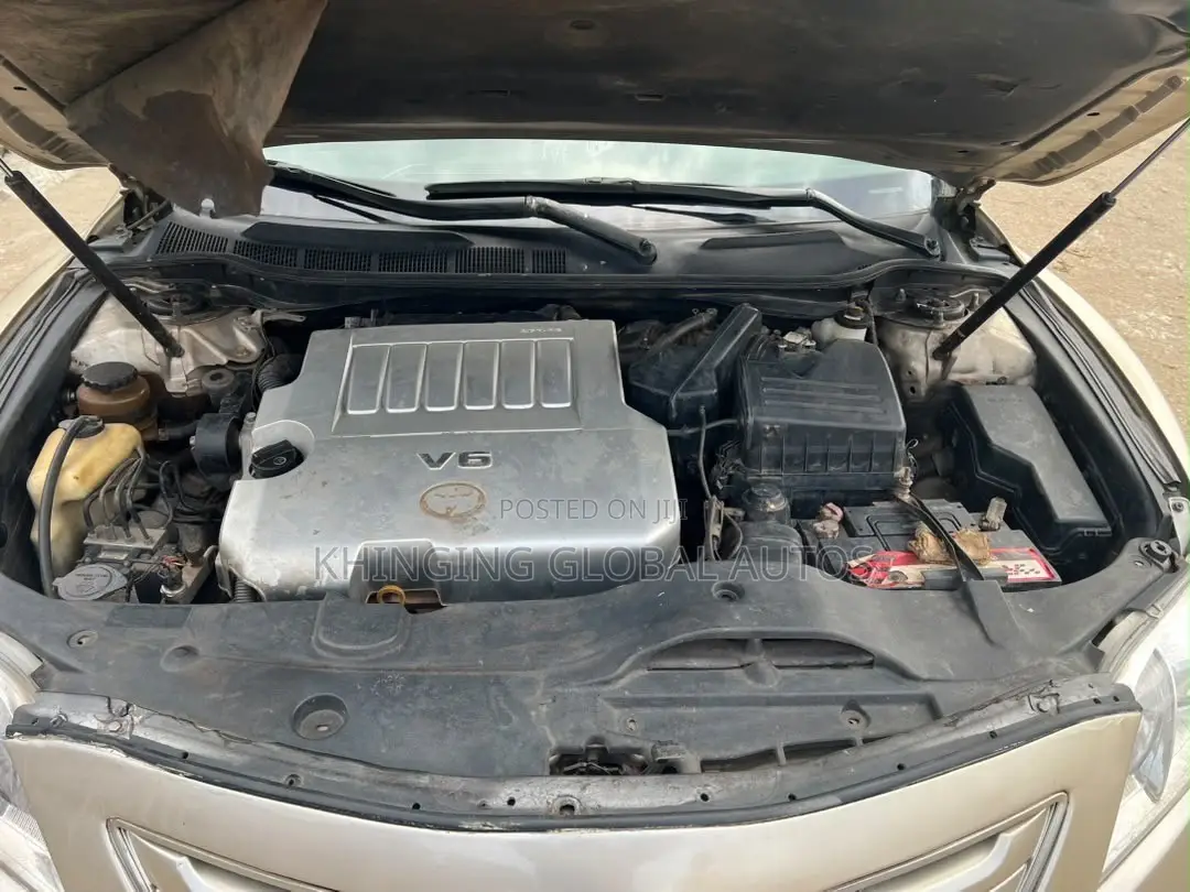 Toyota Camry XLE V6 4dr Sedan (3.5L 6cyl 6AM) 2008 Gold