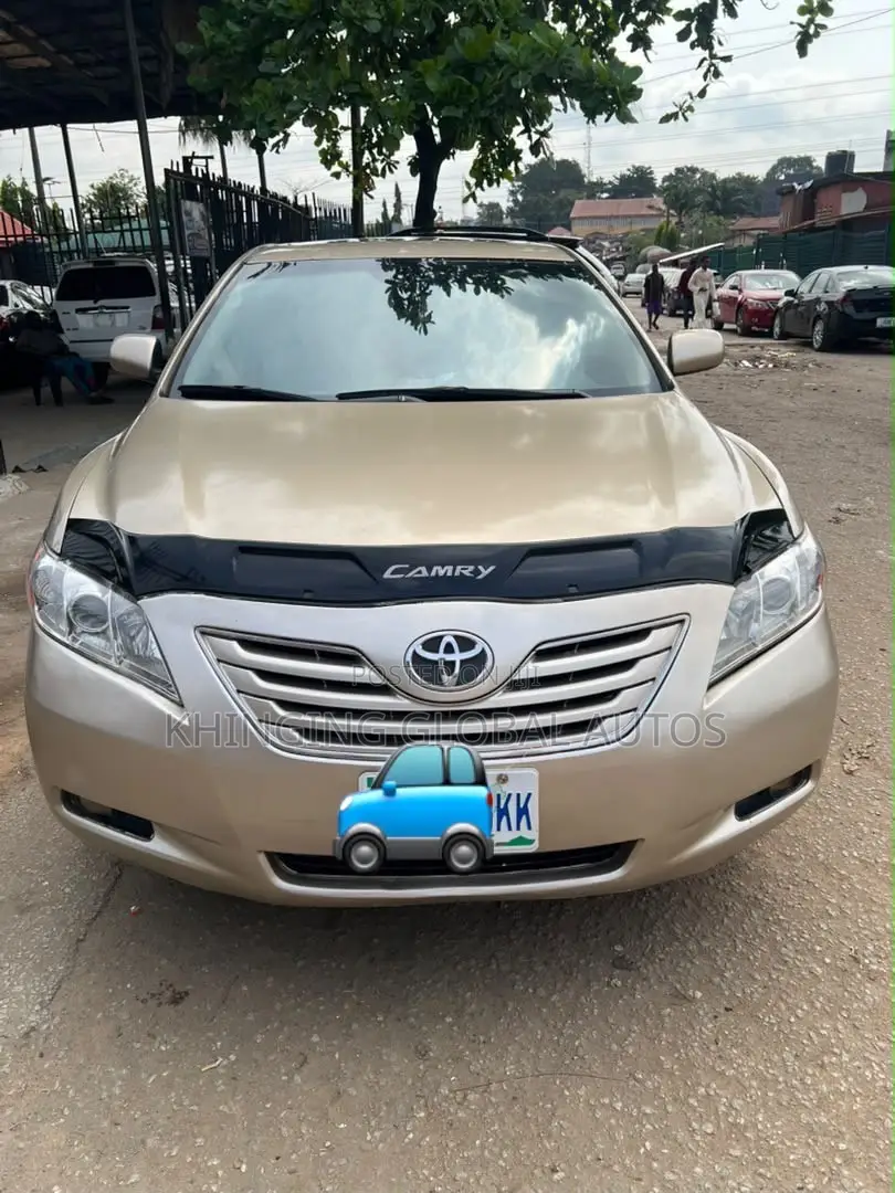 Toyota Camry XLE V6 4dr Sedan (3.5L 6cyl 6AM) 2008 Gold