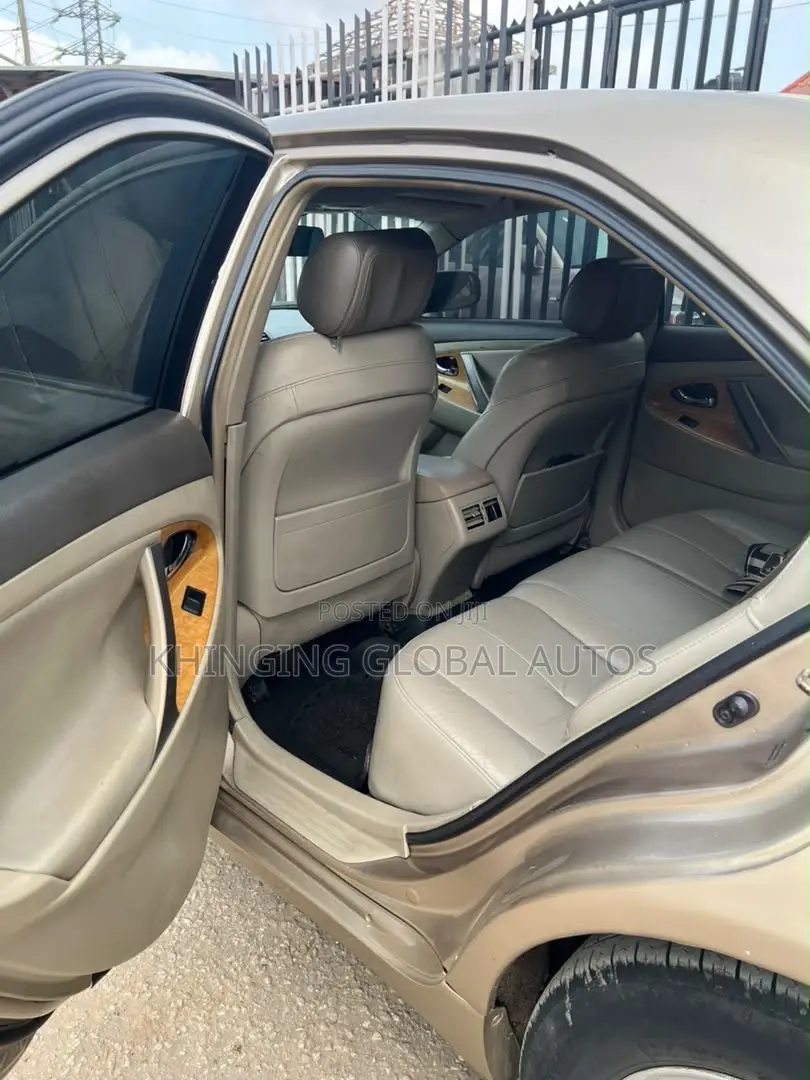 Toyota Camry XLE V6 4dr Sedan (3.5L 6cyl 6AM) 2008 Gold