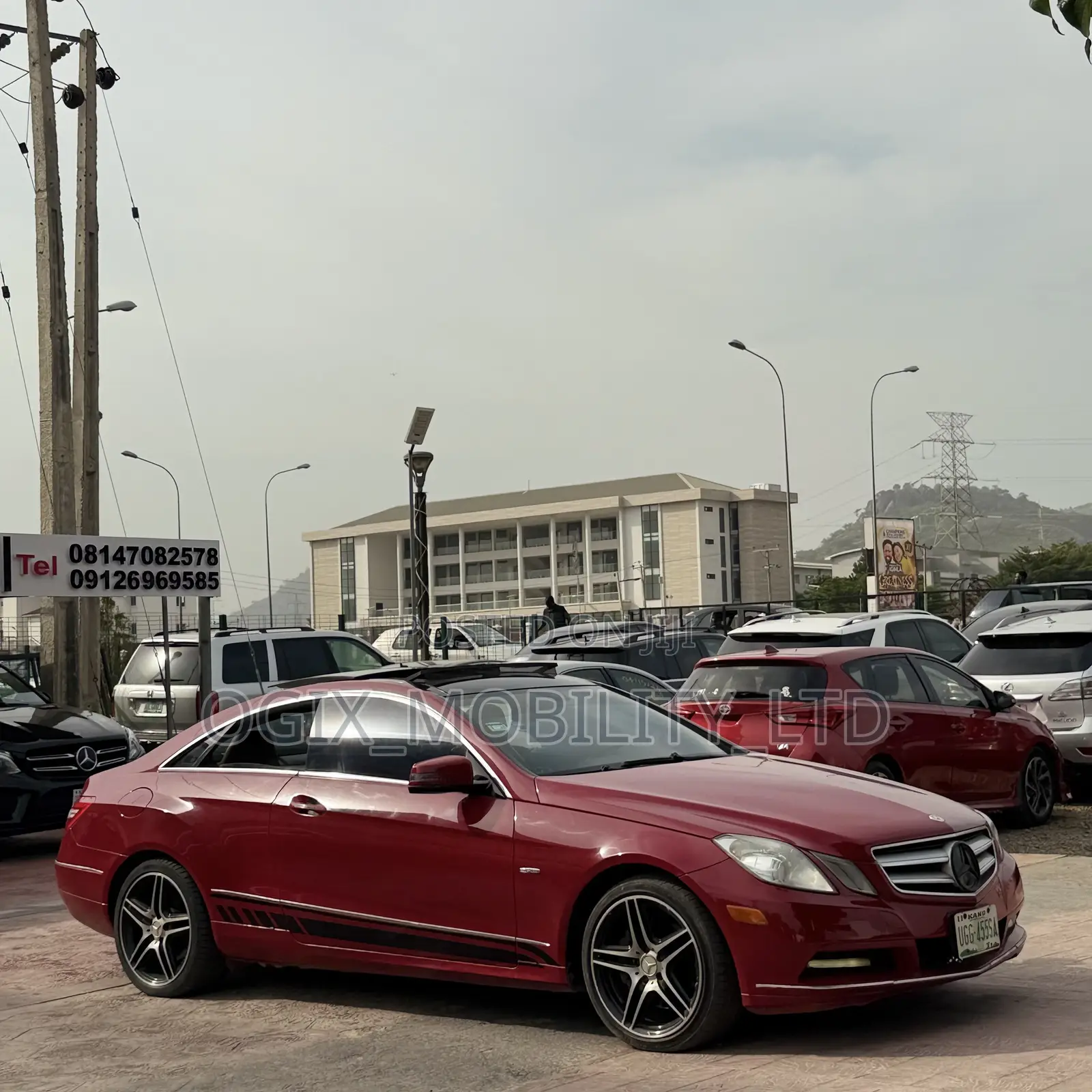 Mercedes-Benz E350 Base 2dr Coupe RWD (3.5L 6cyl 7A) 2011 Red