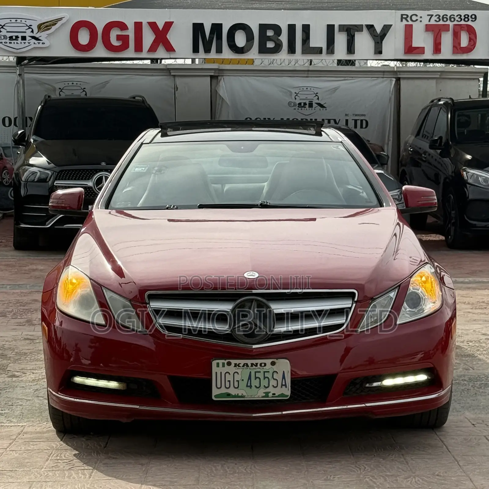 Mercedes-Benz E350 Base 2dr Coupe RWD (3.5L 6cyl 7A) 2011 Red