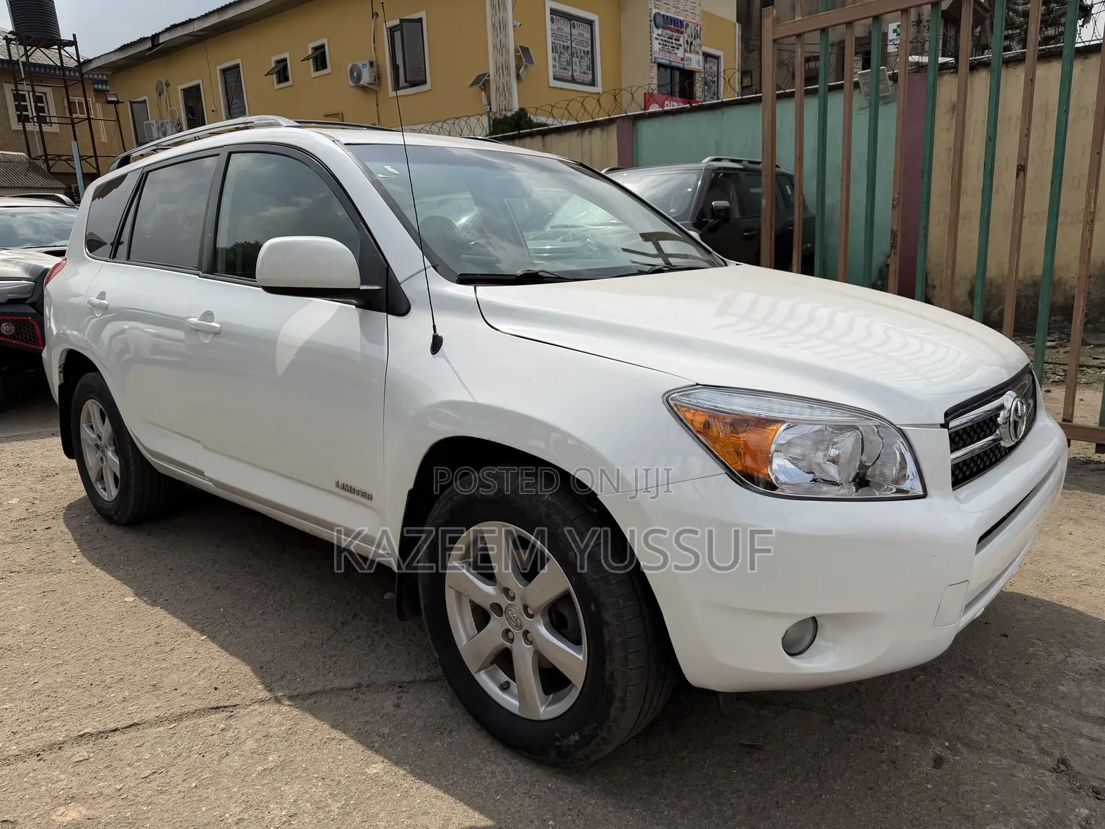 Toyota RAV4 Limited 4dr SUV AWD (2.5L 4cyl 6A) 2014 White