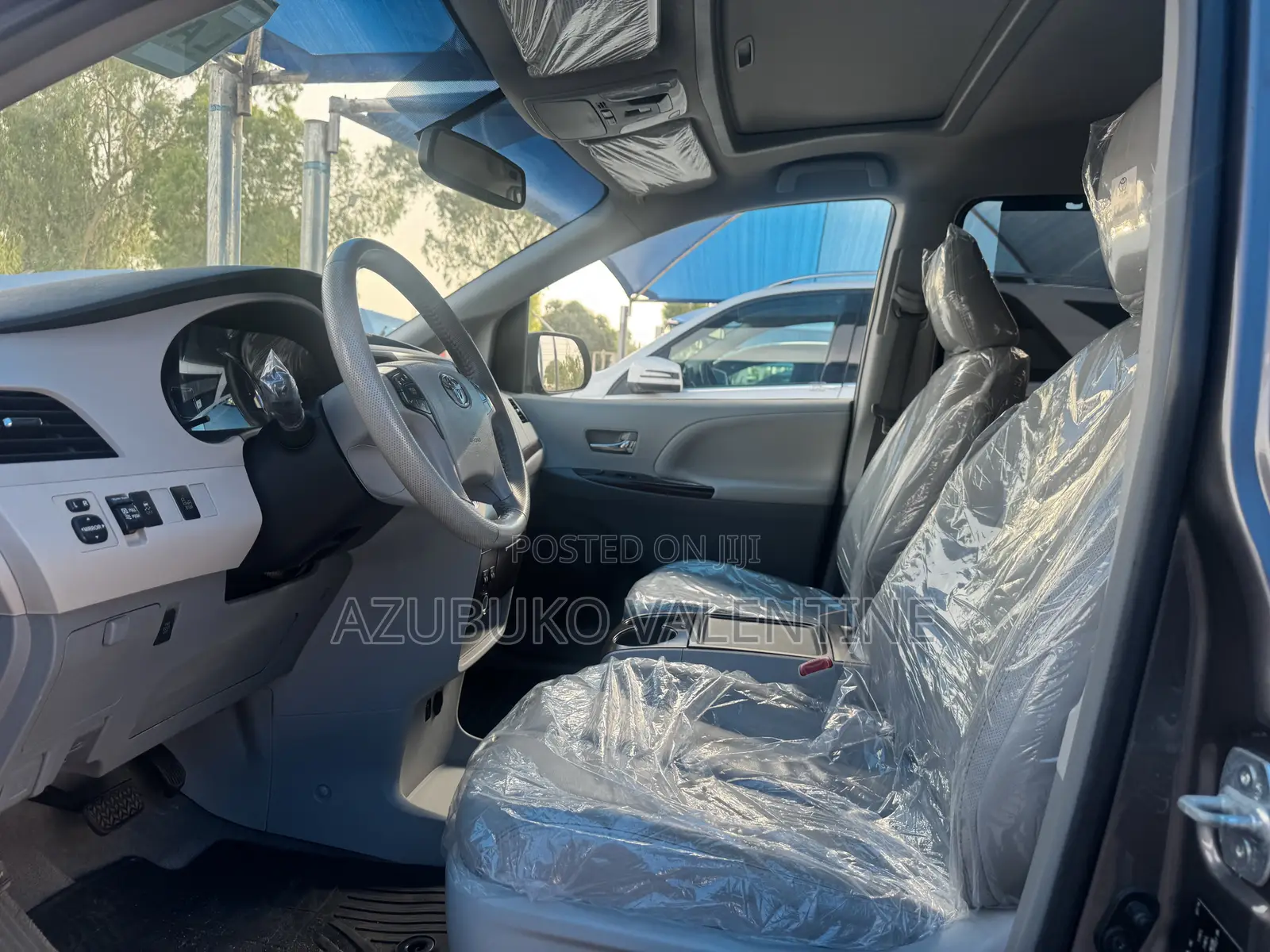 Toyota Sienna XLE 7-Passenger 4dr Minivan AWD (3.5L 6cyl 6A) 2015 Gray