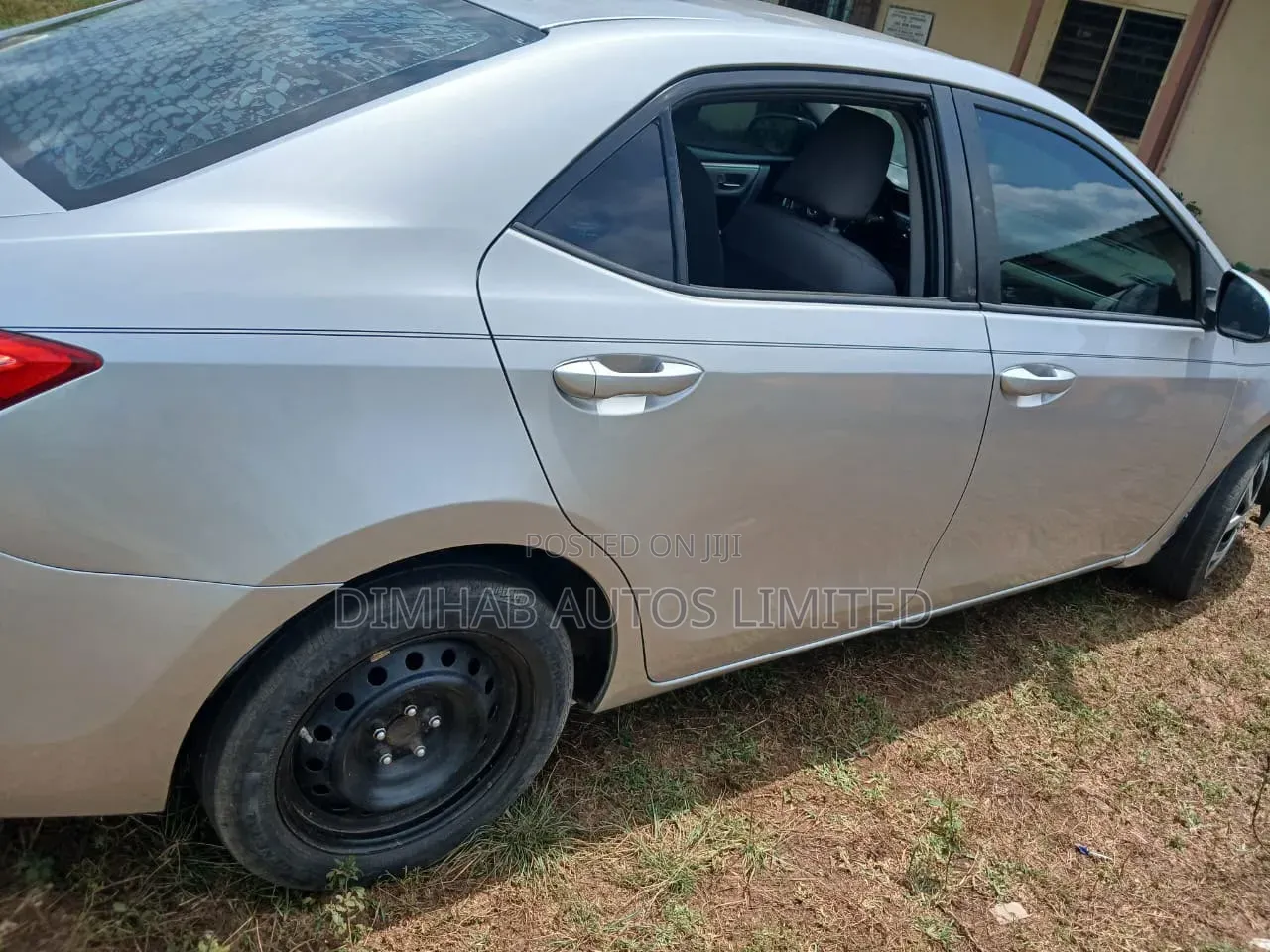 Toyota Corolla LE 4dr Sedan (1.8L 4cyl CVT) 2015 Silver