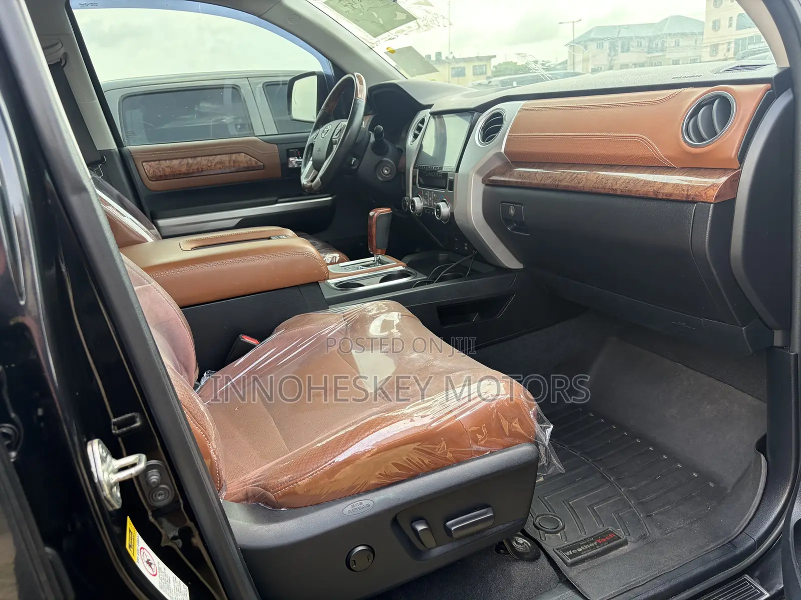 Toyota Tundra 1794 5.7L V8 w/FFV 4x4 CrewMax 5.6 ft. box 145.7 in. WB