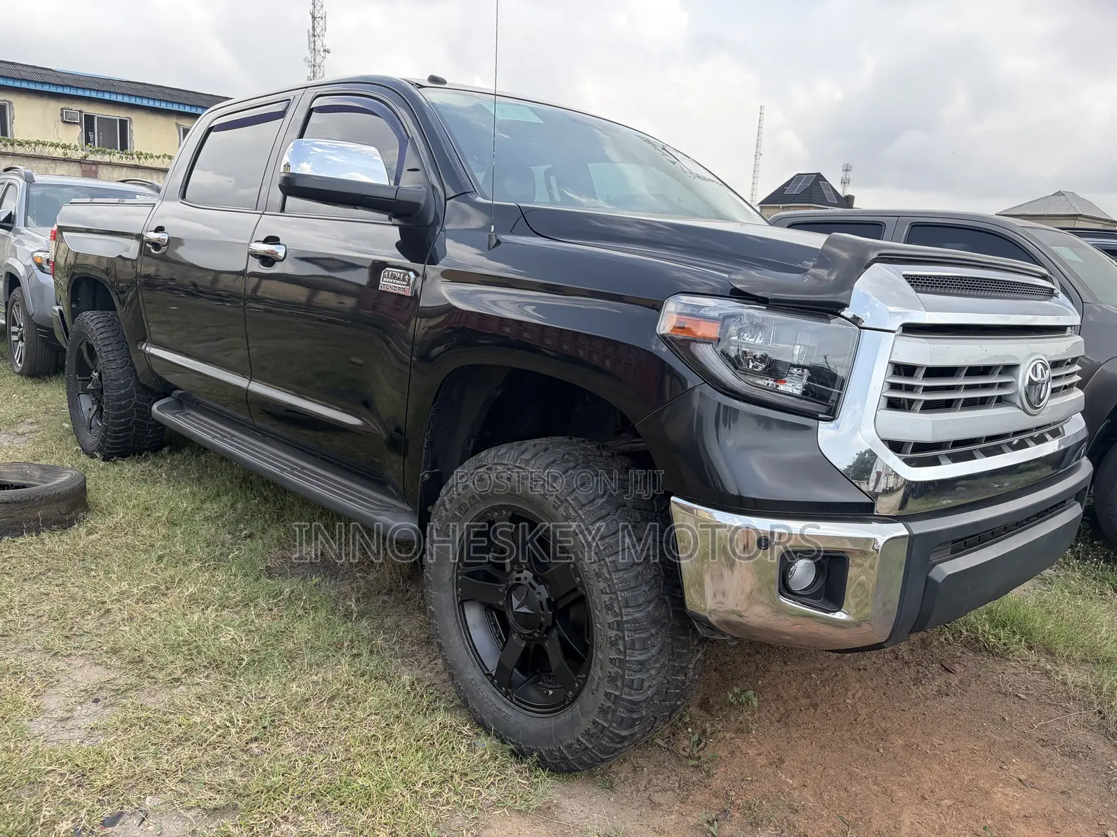 Toyota Tundra 1794 5.7L V8 w/FFV 4x4 CrewMax 5.6 ft. box 145.7 in. WB