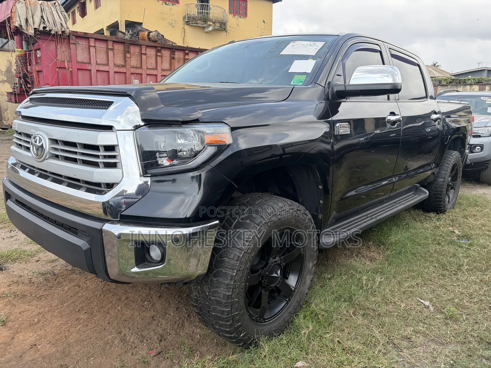 Toyota Tundra 1794 5.7L V8 w/FFV 4x4 CrewMax 5.6 ft. box 145.7 in. WB