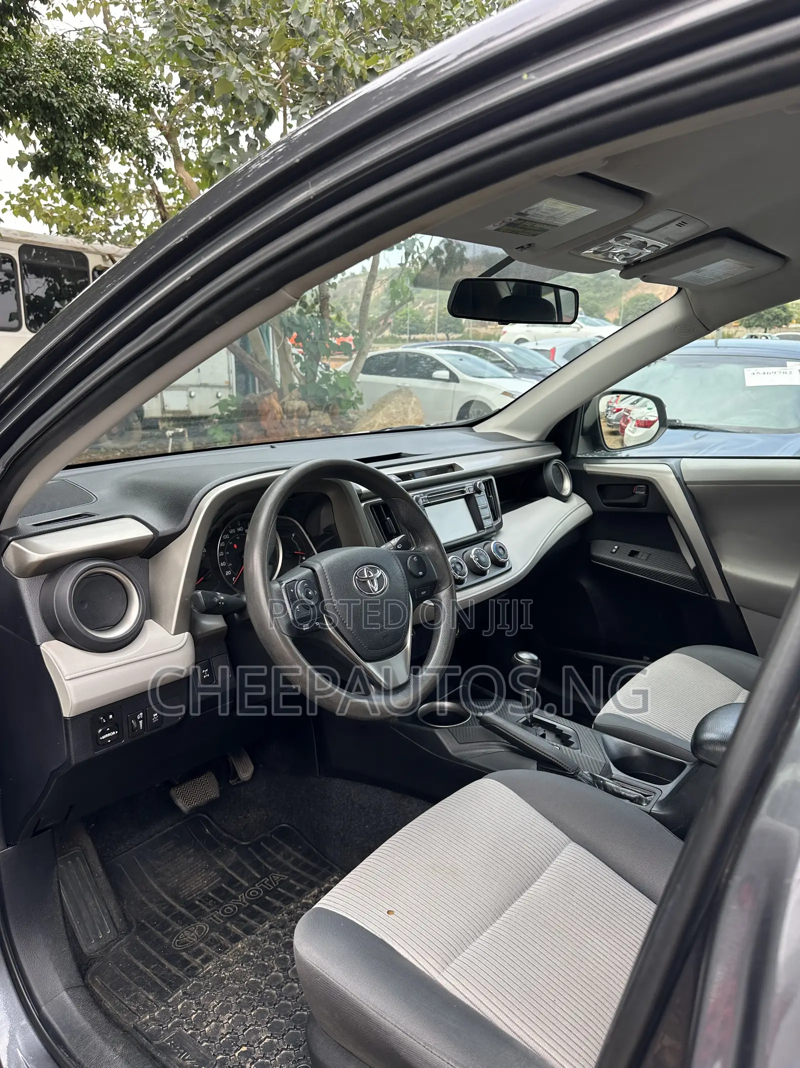Toyota RAV4 LE AWD (2.5L 4cyl 6A) 2013 Gray