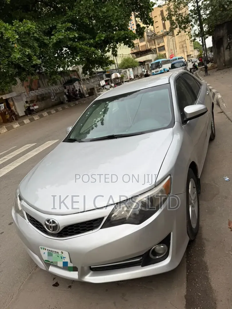 Toyota Camry 2013 Silver
