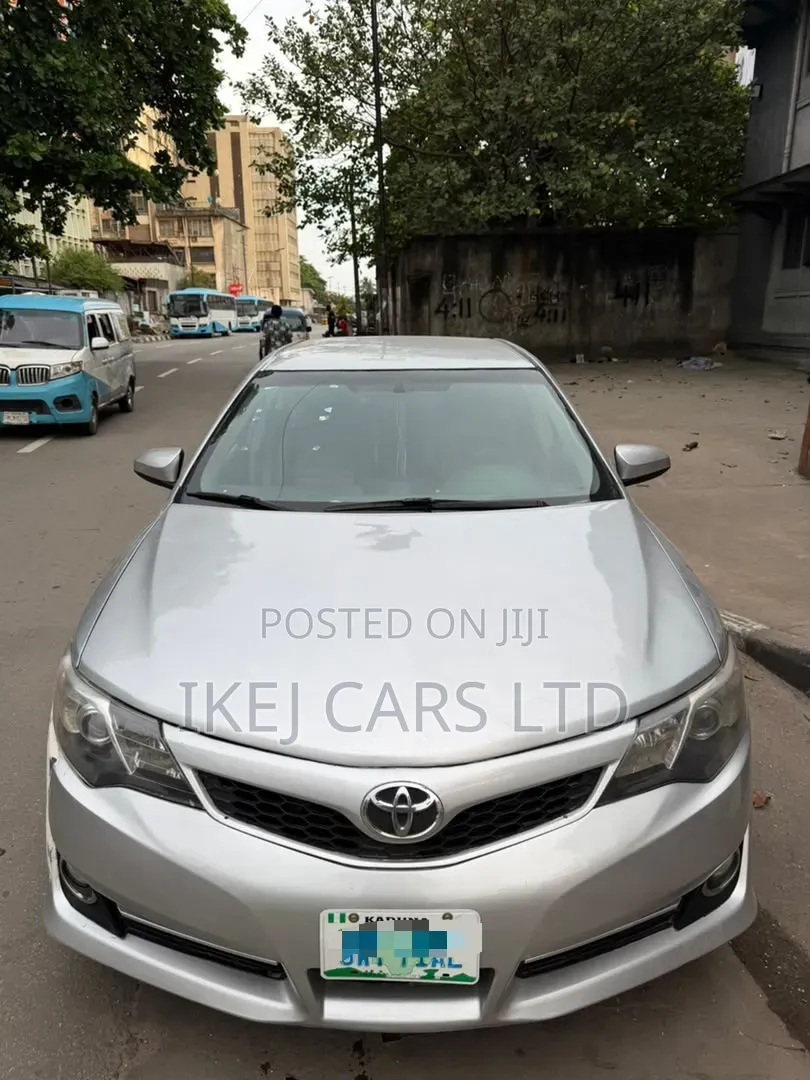 Toyota Camry 2013 Silver