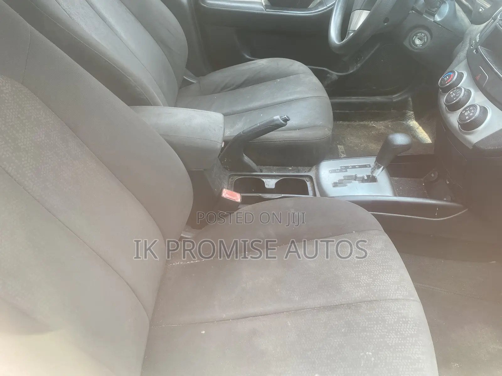 Toyota Camry XLE 4dr Sedan (2.5L 4cyl 6A) 2013 Gray