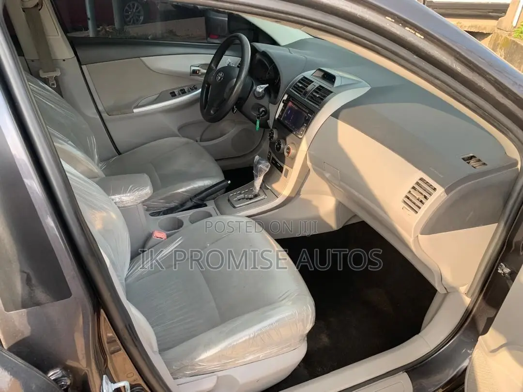 Toyota Corolla 2013 Gray