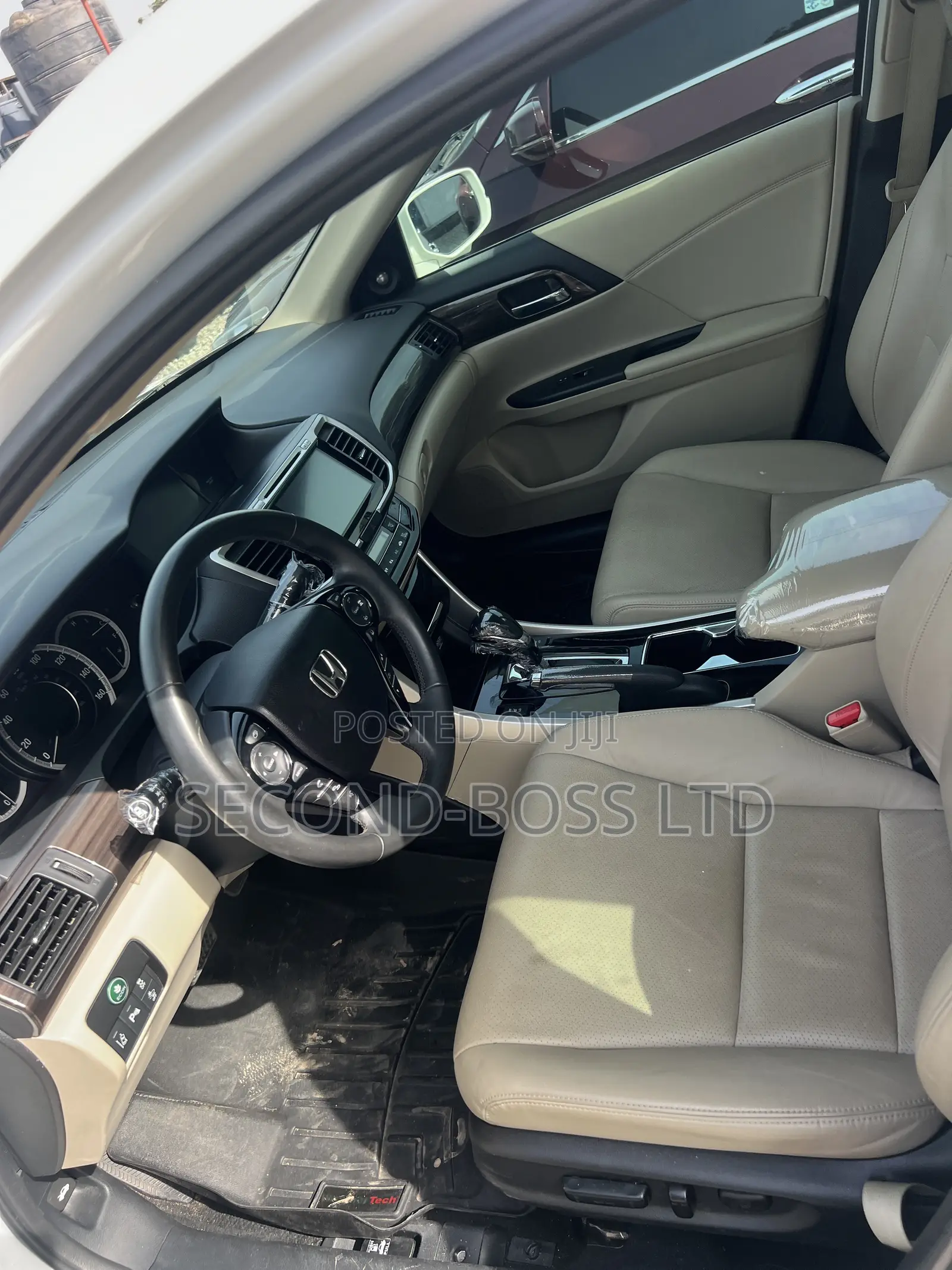 Honda Accord Touring 4dr Sedan FWD (3.5L 6cyl 6A) 2016 White