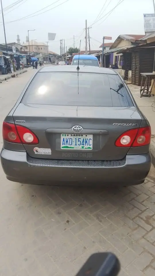 Toyota Corolla LE 2005 Gray