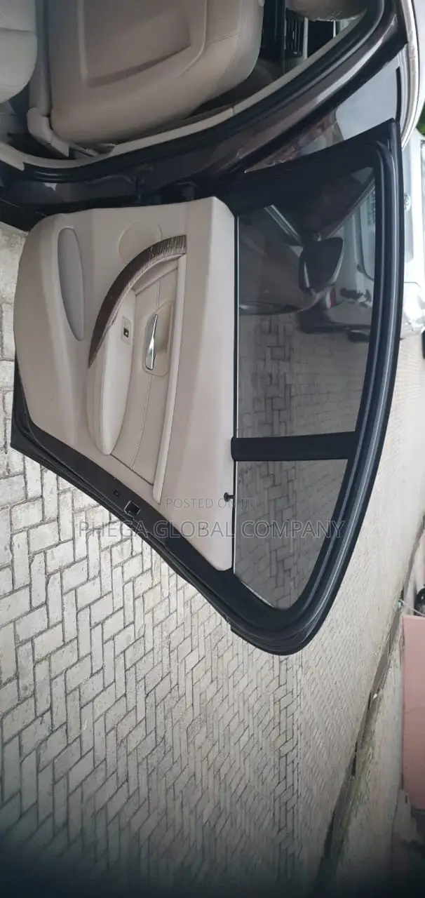 BMW 320i Sedan RWD 2013 Gray