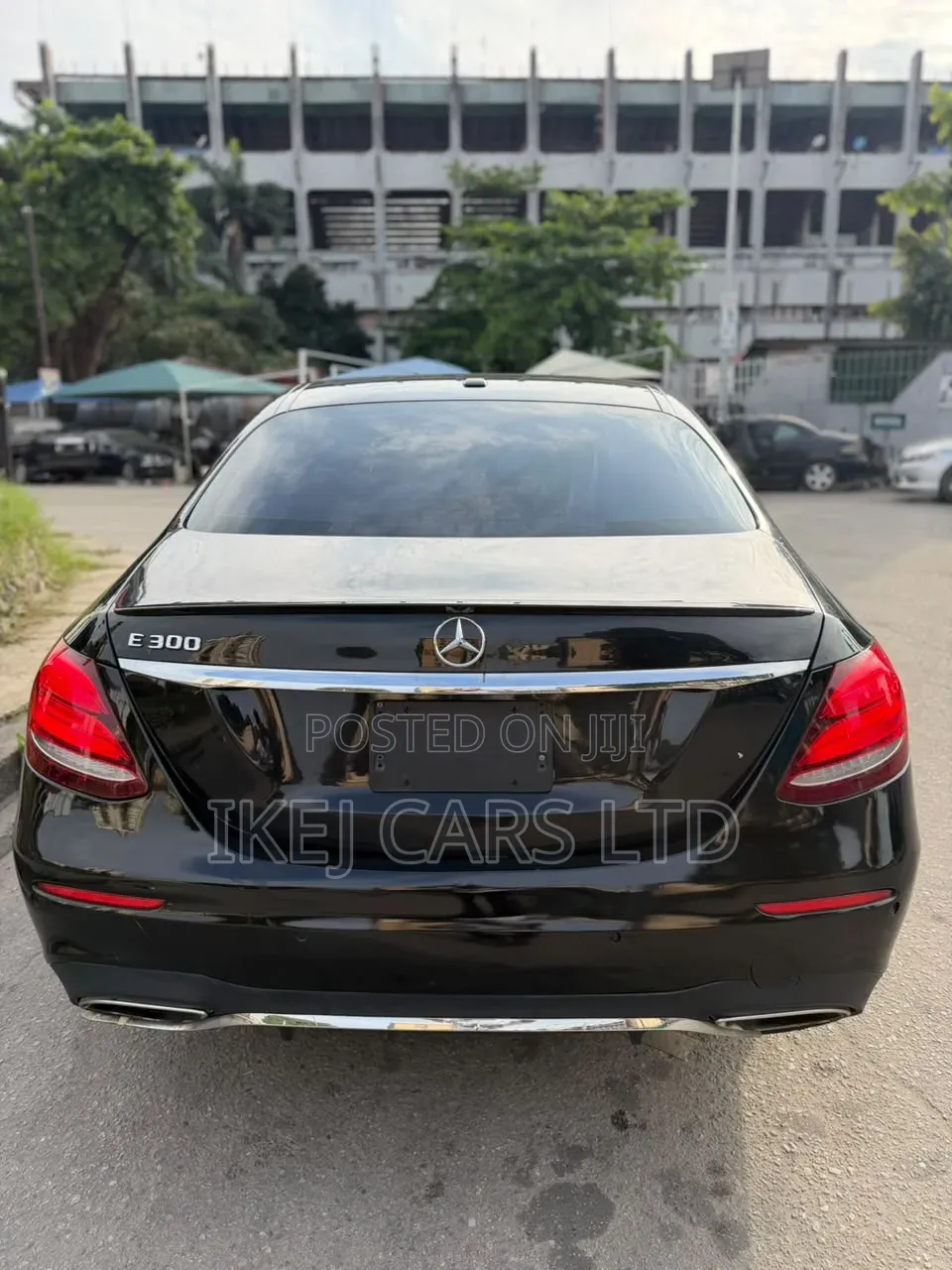 Mercedes-Benz E300 2017 Black