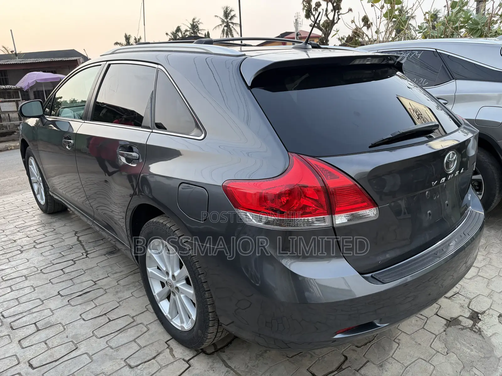 Toyota Venza LE 2010 Gray