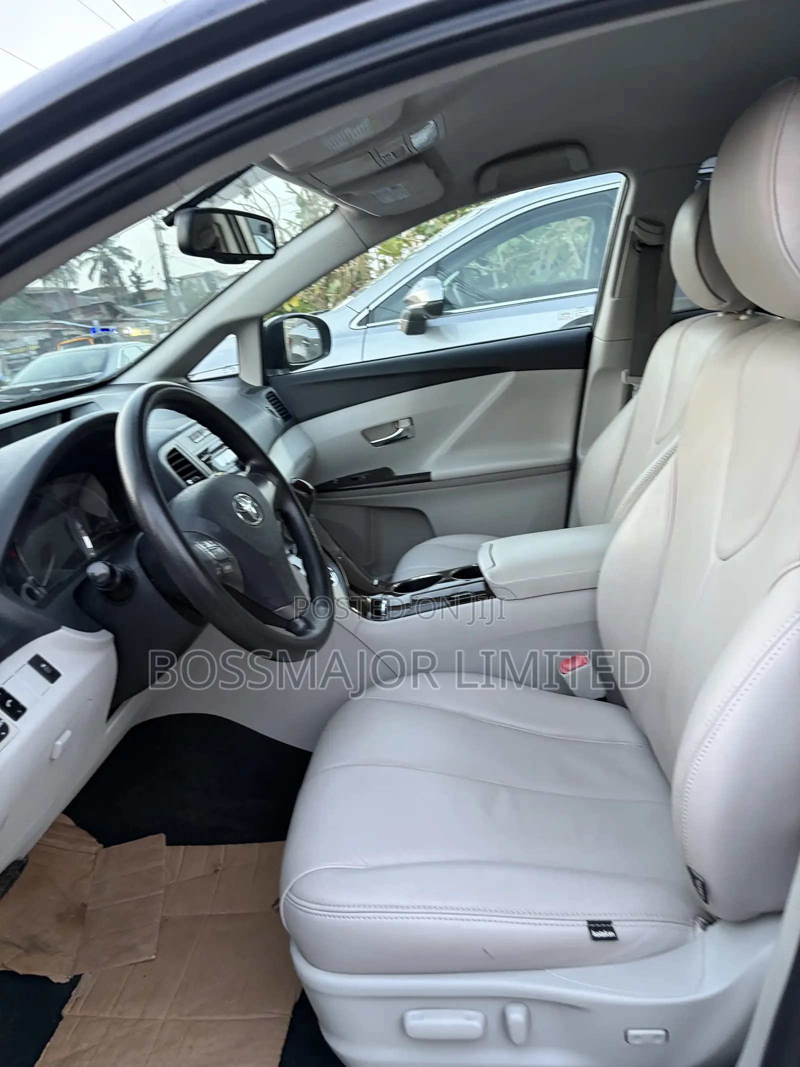 Toyota Venza LE 2010 Gray