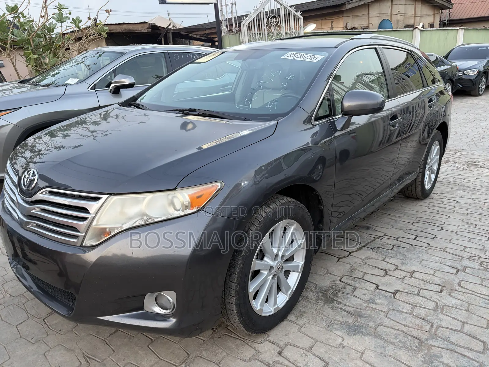 Toyota Venza LE 2010 Gray