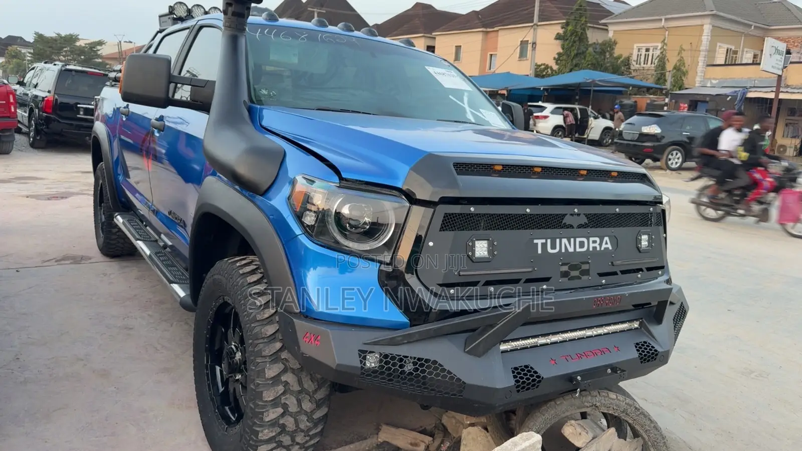 Toyota Tundra CrewMax Limited 5.7L 2012 Blue