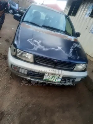 Mitsubishi SpaceWagon 1998 Blue