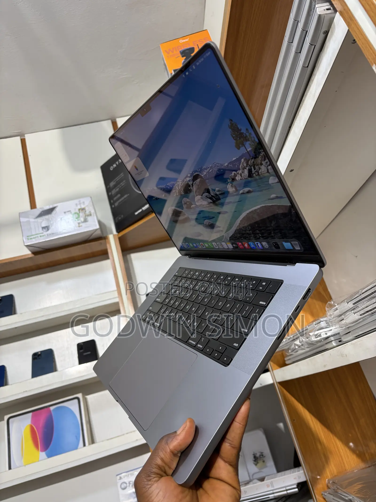 Laptop Apple MacBook Pro 2021 M1 32GB Apple M1 Pro SSD 1T