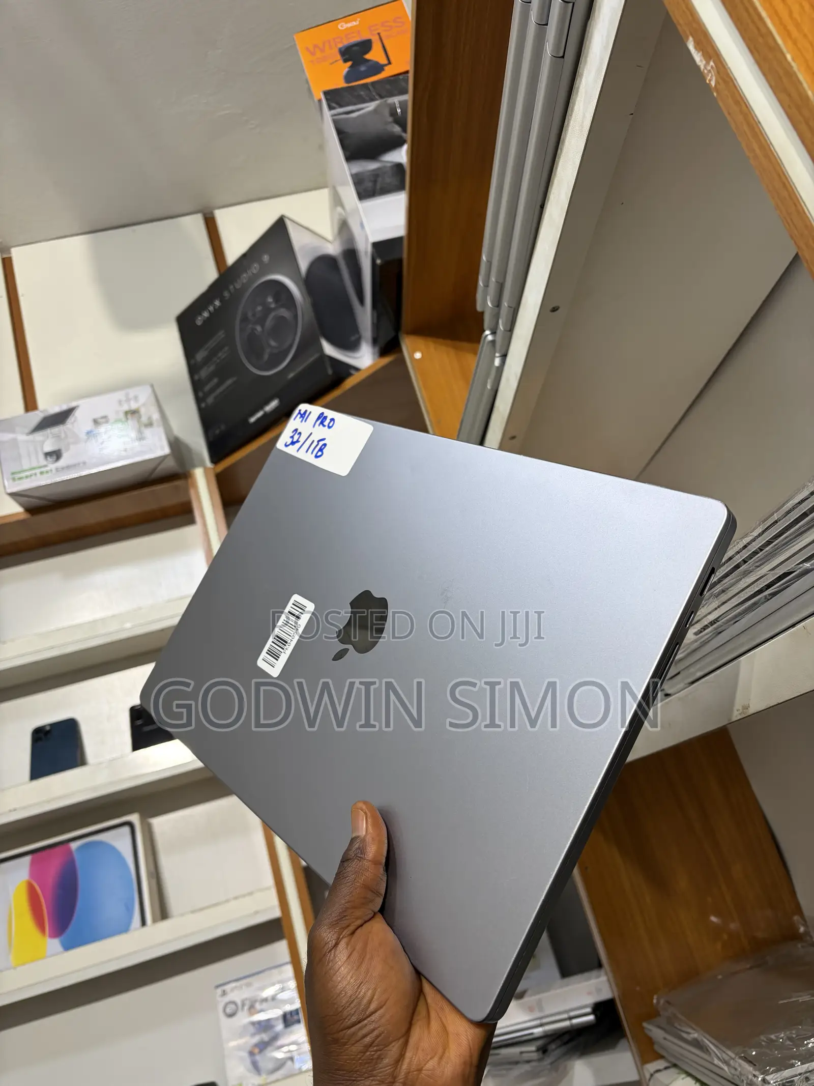 Laptop Apple MacBook Pro 2021 M1 32GB Apple M1 Pro SSD 1T