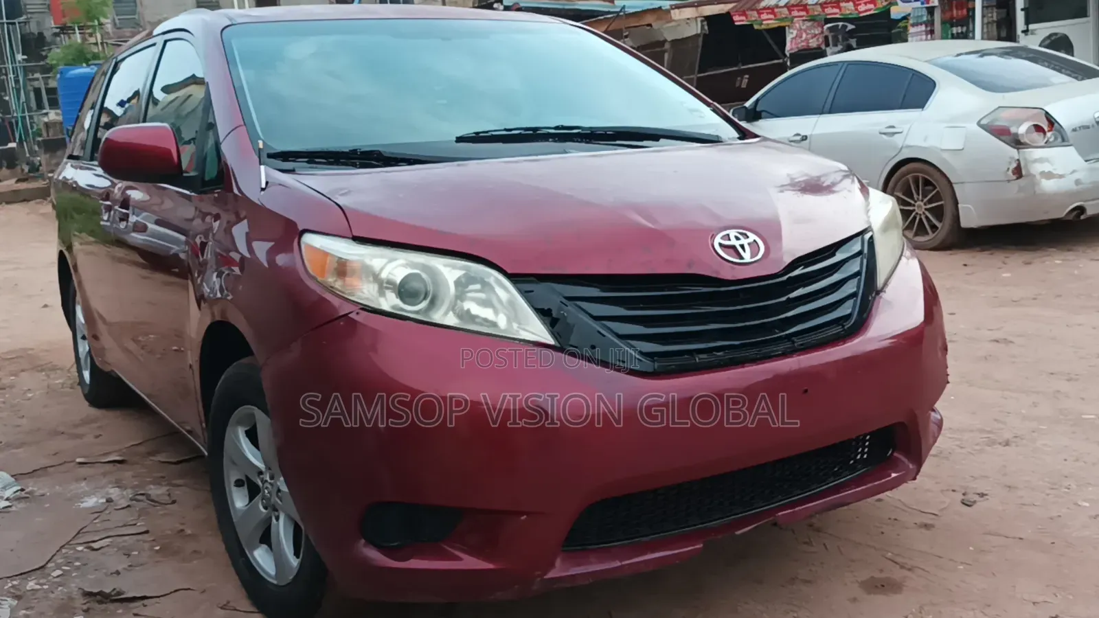 Toyota Sienna 2014 Red