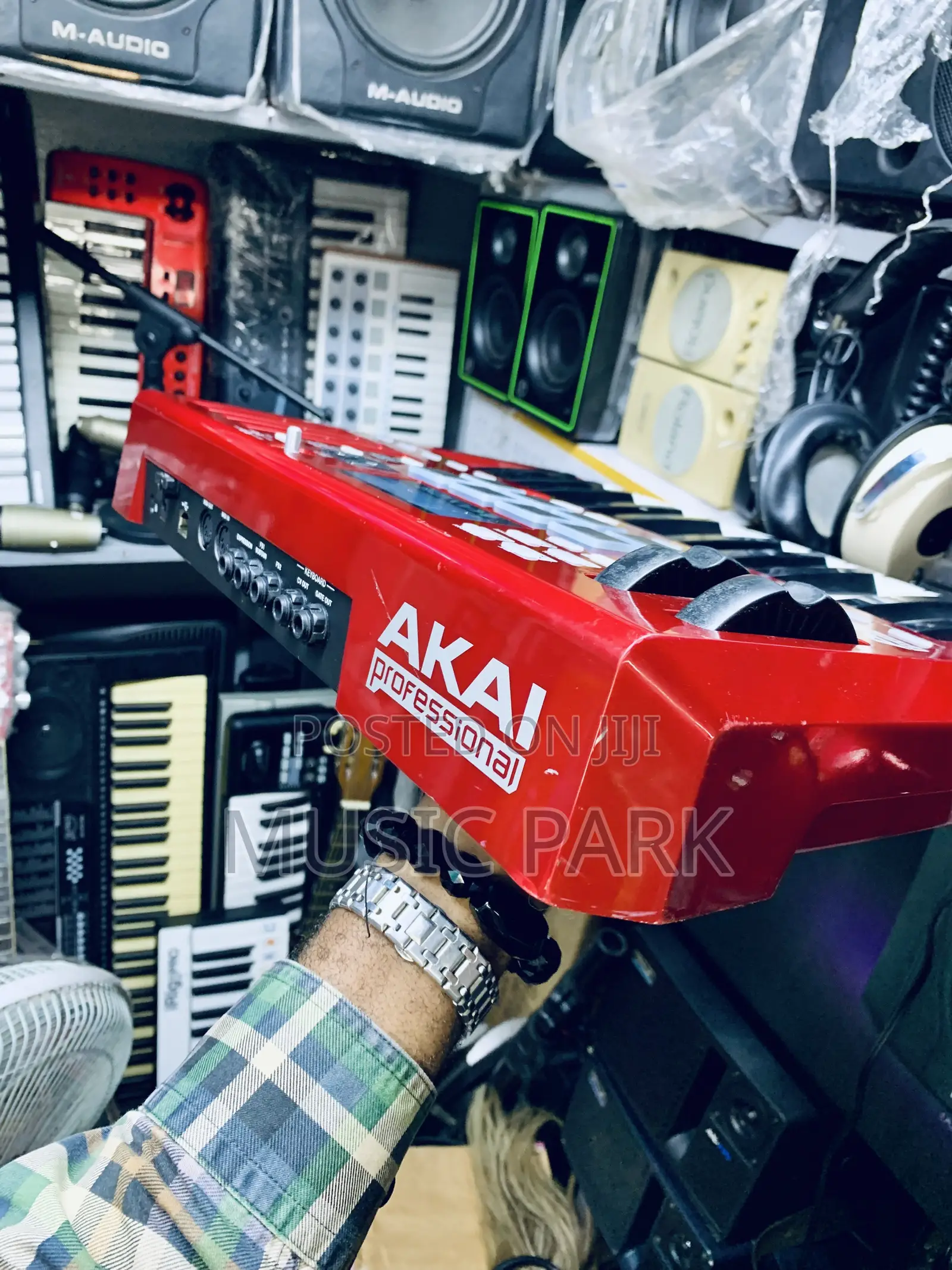  Uk Used Akai Professional Max25 Midi Controller – Studio Gear