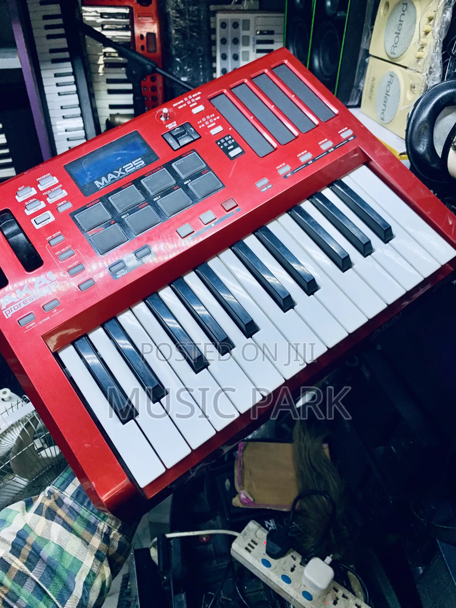  Uk Used Akai Professional Max25 Midi Controller – Studio Gear