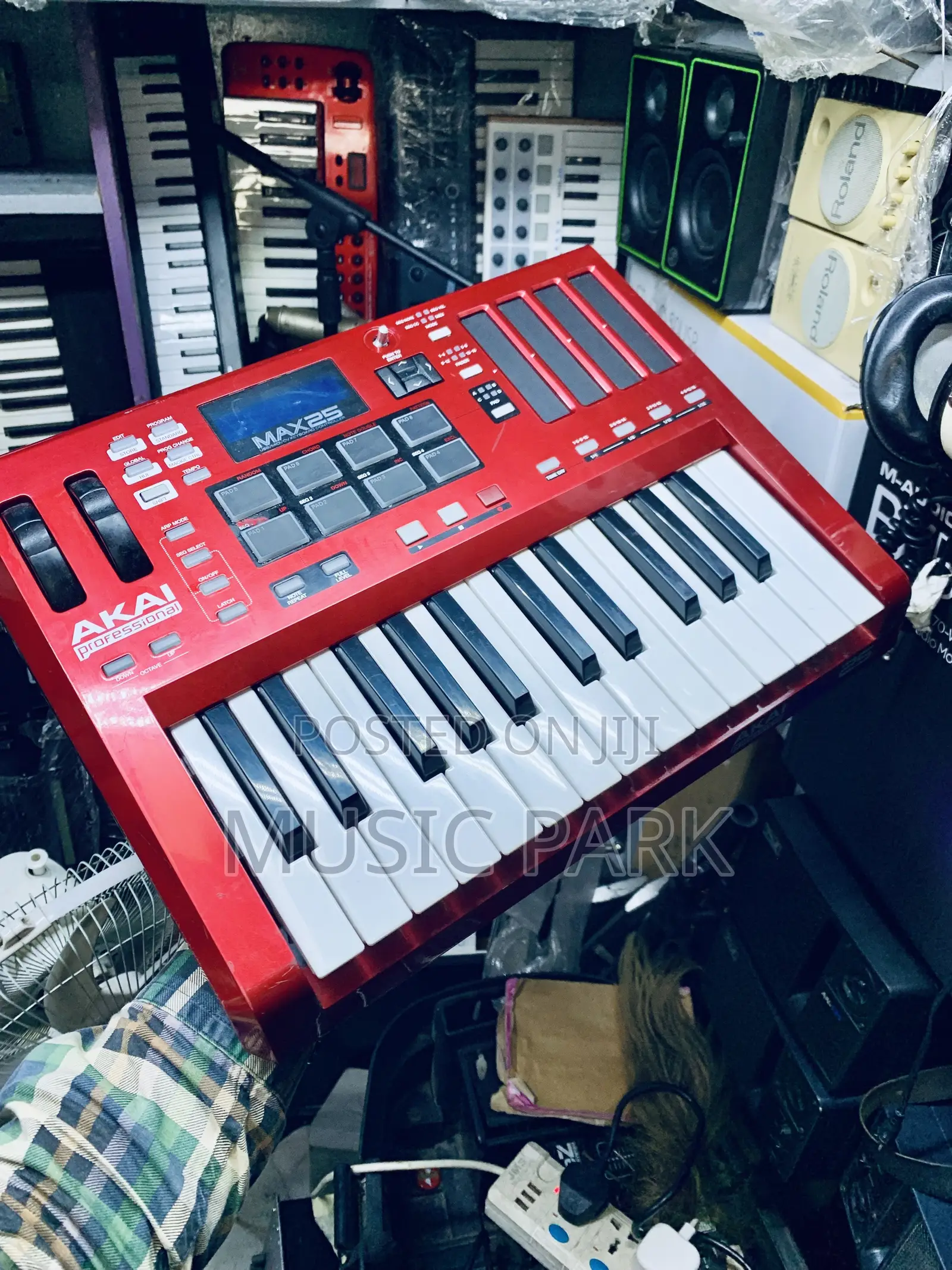  Uk Used Akai Professional Max25 Midi Controller – Studio Gear