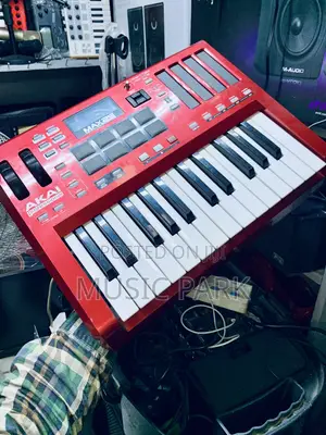  Uk Used Akai Professional Max25 Midi Controller – Studio Gear