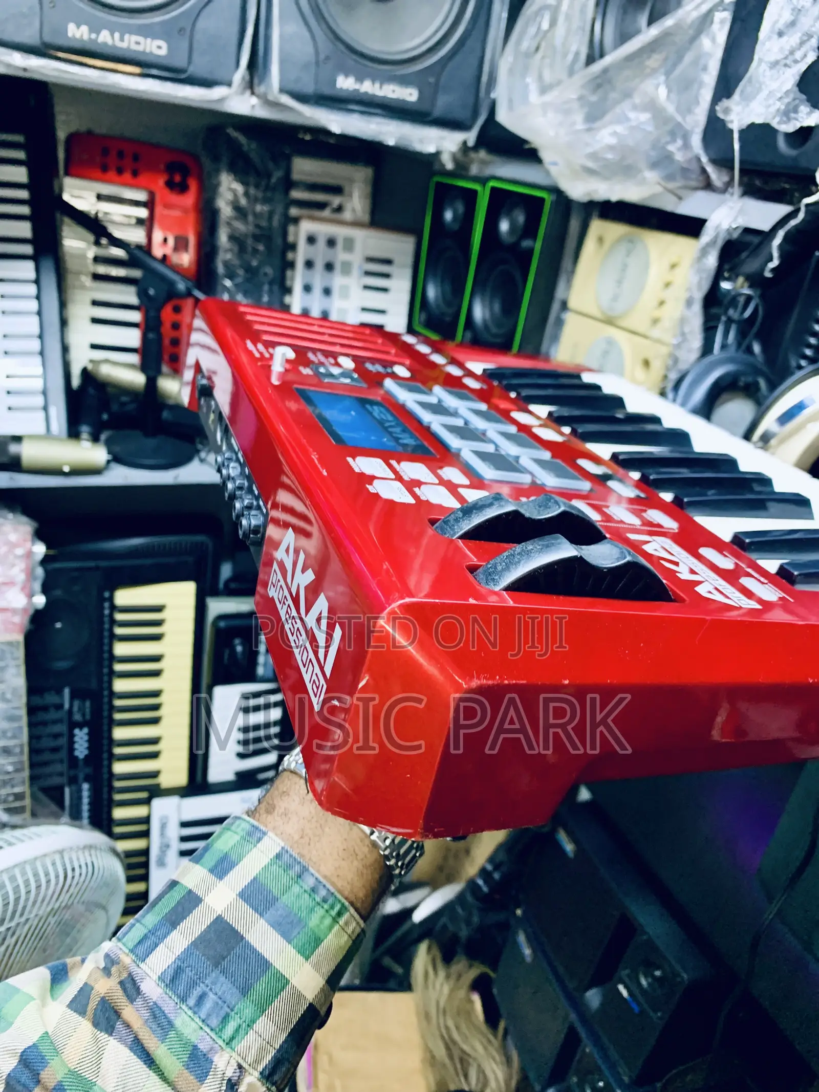  Uk Used Akai Professional Max25 Midi Controller – Studio Gear