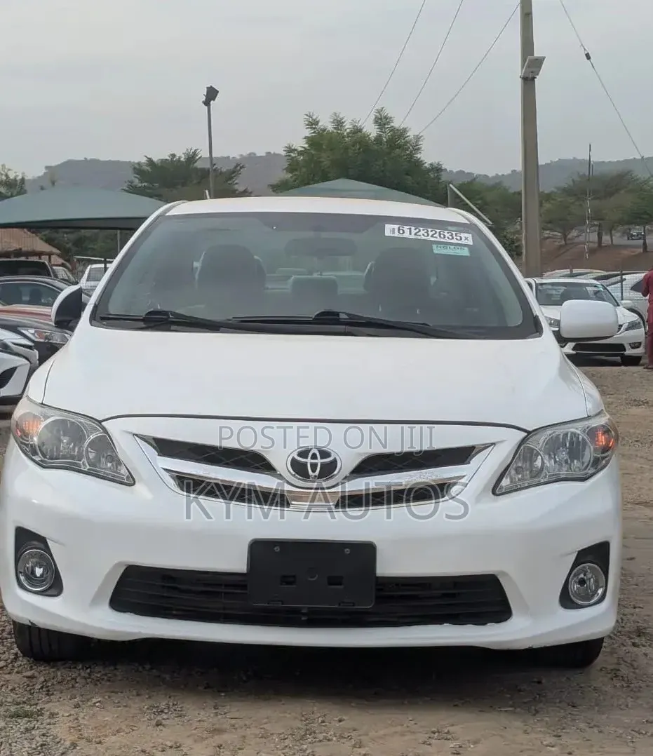 Toyota Corolla 2013 White