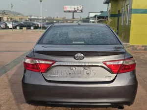 Toyota Camry XSE 4dr Sedan (2.5L 4cyl 6A) 2015 Gray